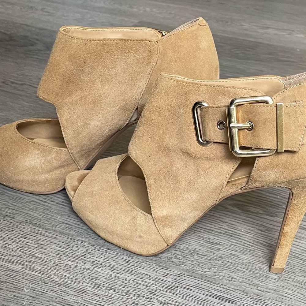 Nine West Camel Suede Peep Toe Booties Size 7.5